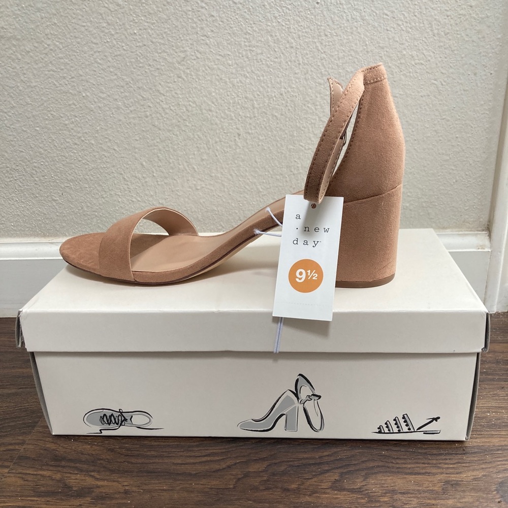 Nude Block Heel